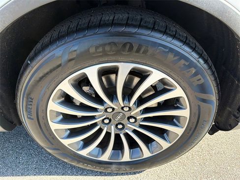 Used 2021 Lincoln Aviator Reserve w/ Equipment Group 201A image 12