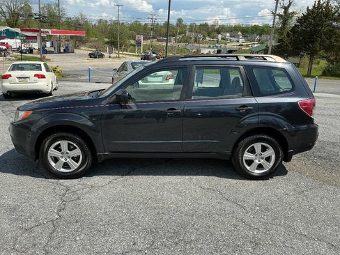 Used 2013 Subaru Forester 2.5X AWD/4WD image 9