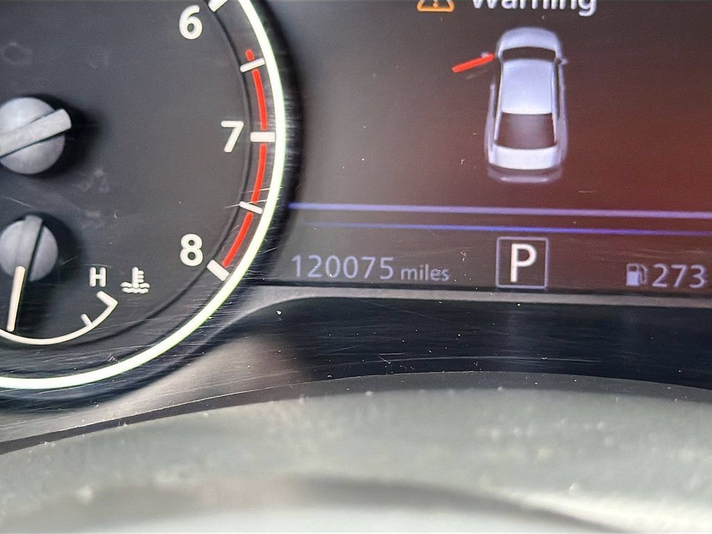 Used 2023 Nissan Altima 2.5 SV FWD image 13
