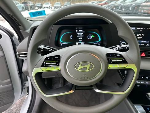 Certified 2025 Hyundai Elantra Blue image 13