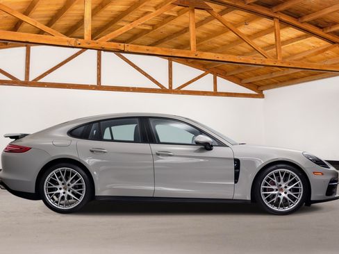Used 2018 Porsche Panamera 4 AWD/4WD image 6