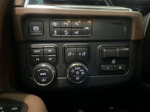 New 2026 Chevrolet Suburban High Country AWD/4WD image 48