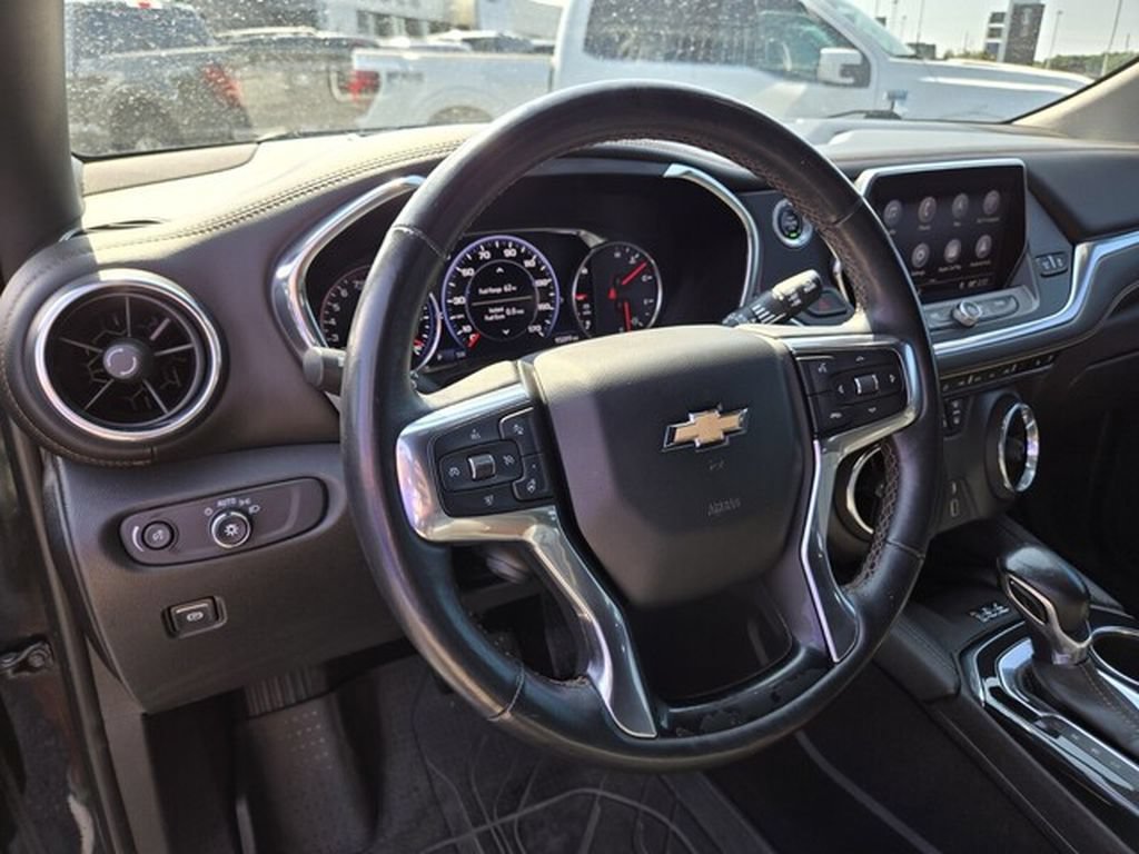 Used 2019 Chevrolet Blazer Premier w/ Sun and Wheels Package FWD image 11