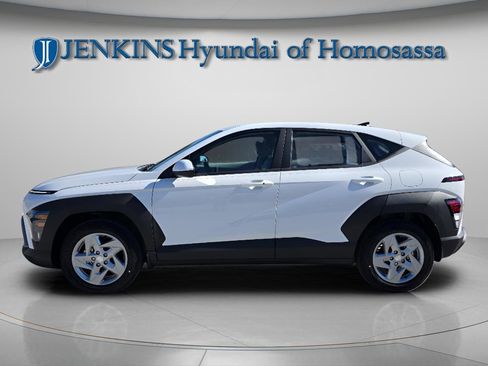 New 2026 Hyundai Kona SE image 3