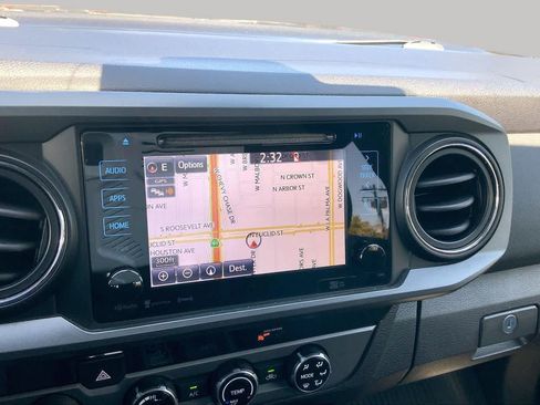 Used 2018 Toyota Tacoma TRD Off-Road AWD/4WD image 24