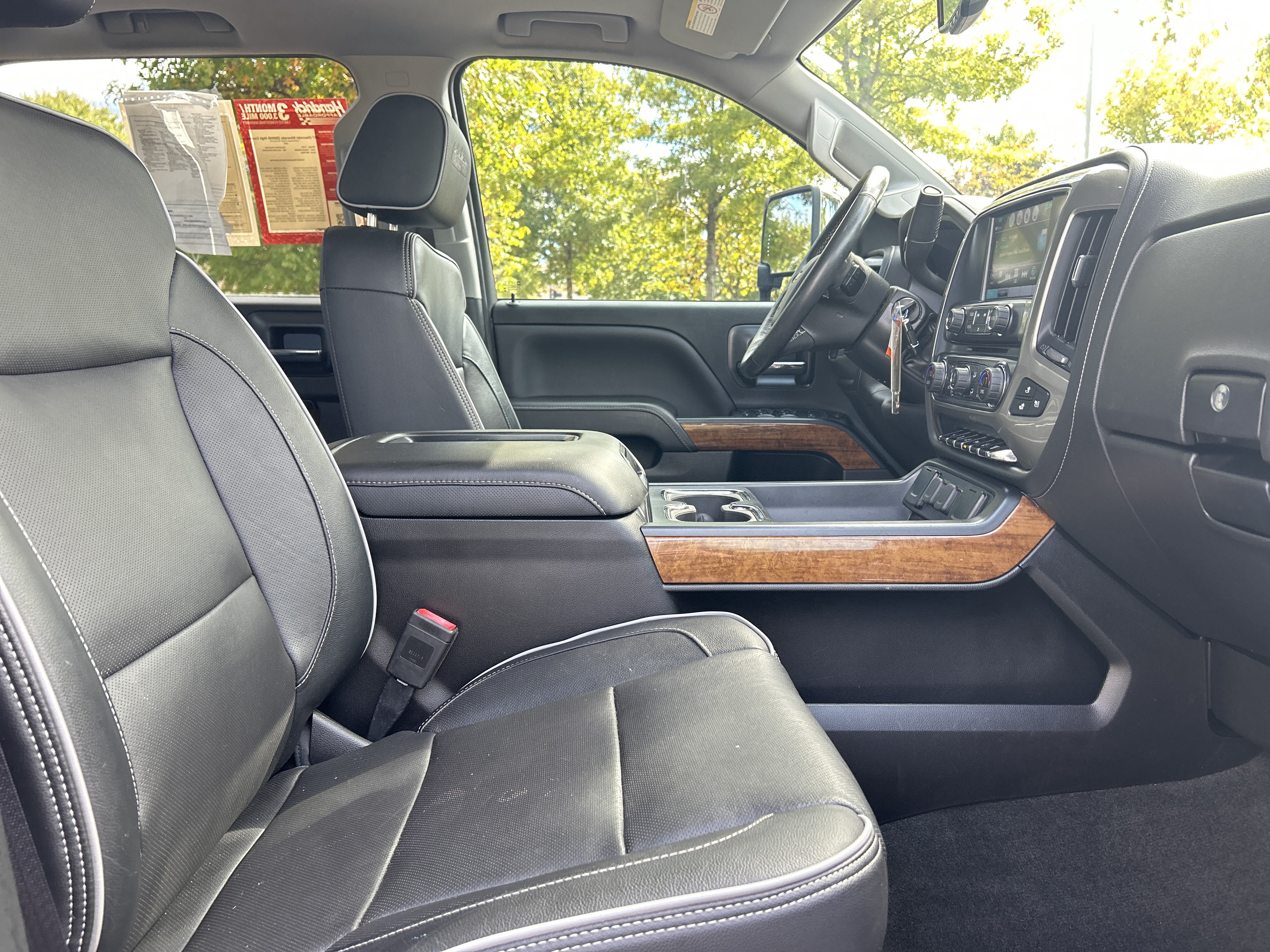 Used 2017 Chevrolet Silverado 2500 High Country w/ Duramax Plus Package AWD/4WD image 31
