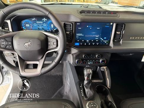 New 2025 Ford Bronco Badlands w/ Sasquatch Package AWD/4WD image 15