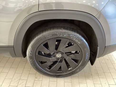 Used 2024 Volkswagen Atlas Cross Sport SE w/ Adventure Package image 21
