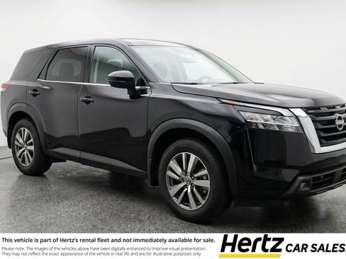 Used 2025 Nissan Pathfinder SV image 1