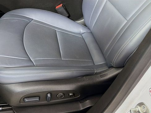 Used 2024 Buick Enclave Premium image 23