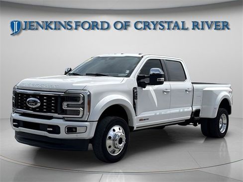 Certified 2023 Ford F450 Platinum w/ FX4 Off-Road Package image 3