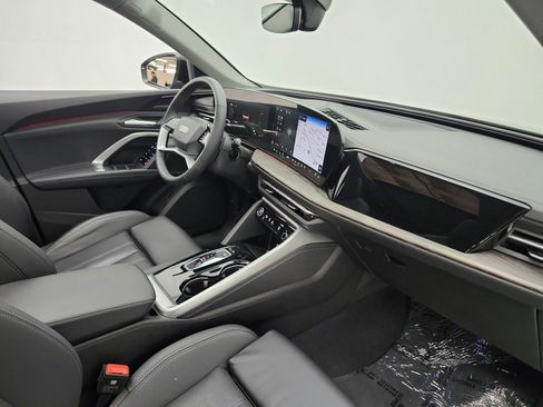 Used 2025 Audi Q5 Premium Plus w/ Premium Plus AWD/4WD image 30