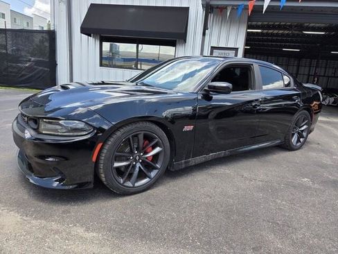 Used 2019 Dodge Charger Scat Pack RWD image 3