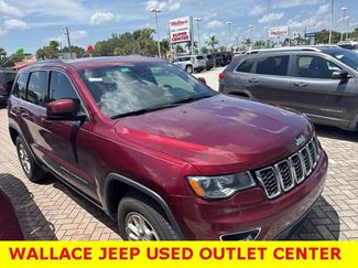Used 2020 Jeep Grand Cherokee Laredo image 1