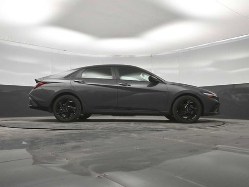 New 2026 Hyundai Elantra SEL Sport FWD image 40