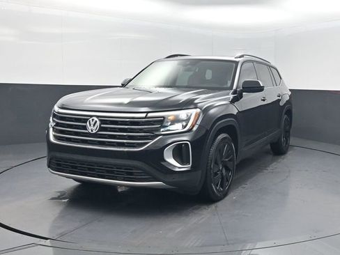 Used 2024 Volkswagen Atlas SE FWD image 1