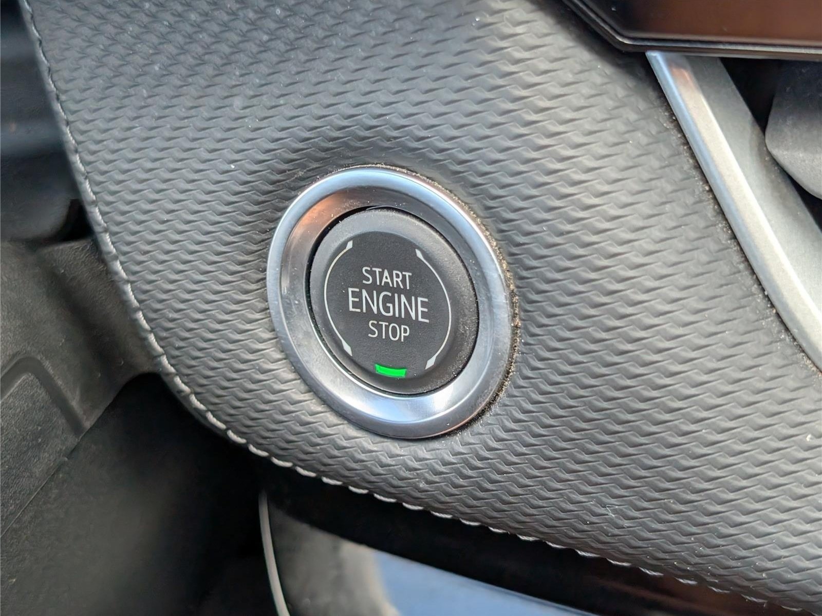 Used 2025 Chevrolet Equinox LT w/ Convenience Package II FWD image 24