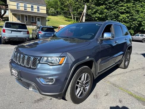 Used 2020 Jeep Grand Cherokee Limited AWD/4WD image 3