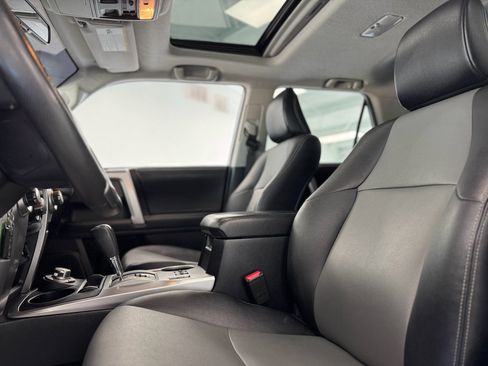 Used 2016 Toyota 4Runner SR5 Premium image 13