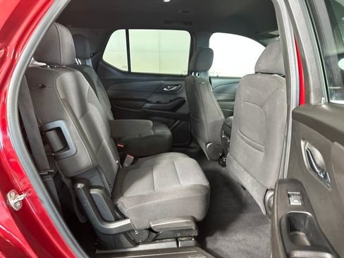 Used 2023 Chevrolet Traverse LT w/ LPO, Floor Liner Package image 33