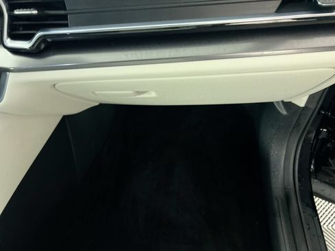 Certified 2024 Kia Sportage EX FWD image 32