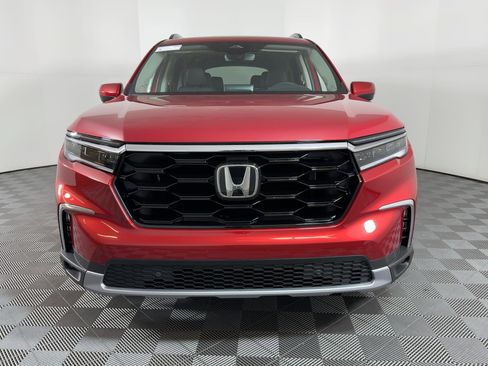 New 2025 Honda Pilot Touring image 5