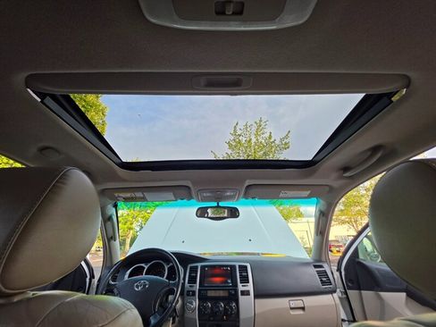 Used 2005 Toyota 4Runner Limited image 45