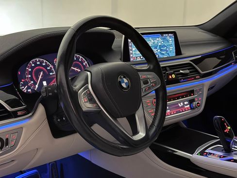 Used 2019 BMW 750i xDrive w/ M Sport Package AWD/4WD image 22