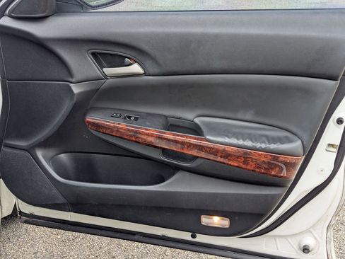 Used 2010 Honda Crosstour EX image 26