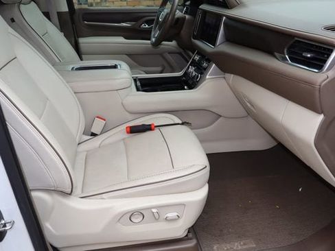 Used 2021 GMC Yukon Denali w/ Denali Premium Package AWD/4WD image 18