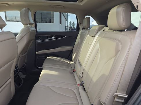 Used 2022 Lincoln Nautilus Reserve AWD/4WD image 10