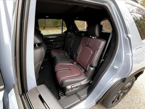 New 2025 Honda Pilot Black Edition image 15