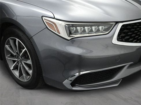 Used 2020 Acura TLX image 18