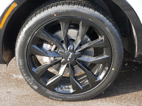 Certified 2022 Kia Sorento SX image 15