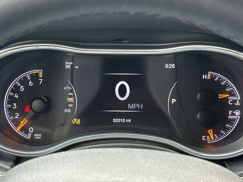 Used 2018 Jeep Grand Cherokee Limited image 23