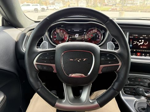 Used 2018 Dodge Challenger SRT Hellcat image 27