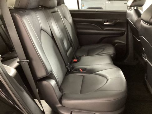 Used 2025 Toyota Grand Highlander AWD Hybrid image 22