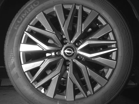 Used 2025 Nissan Altima 2.5 SV FWD image 15