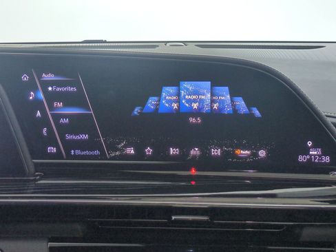 Used 2021 Cadillac Escalade ESV Sport w/ Driver Assist Tech Package AWD/4WD image 18