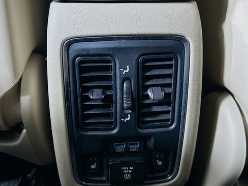 Used 2021 Jeep Grand Cherokee Limited w/ Luxury Group II RWD image 28
