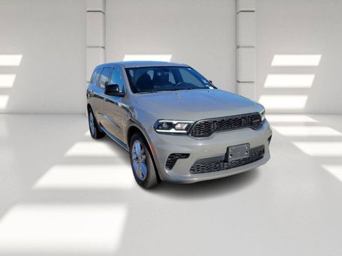 Used 2023 Dodge Durango GT image 4