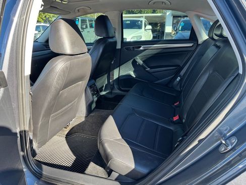 Used 2017 Volkswagen Passat 1.8T SE image 8