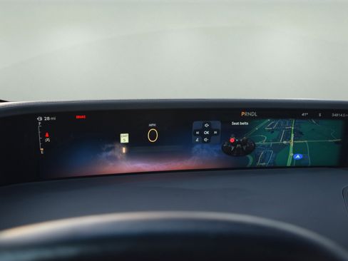 Used 2024 Lincoln Nautilus Reserve w/ Equipment Group 202A image 12