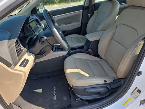 Used 2019 Hyundai Elantra Value Edition w/ Winter Weather Package FWD image 11