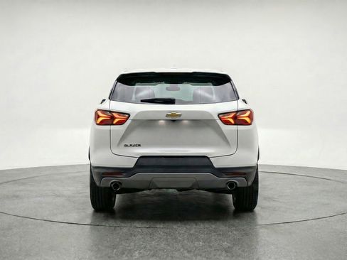 Used 2025 Chevrolet Blazer LT FWD image 6