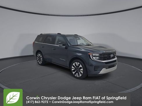 Used 2025 Ford Expedition Platinum w/ Driver's Package image 3