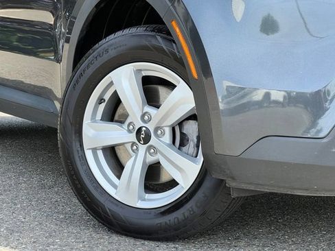Certified 2023 Kia Sorento LX AWD/4WD image 2