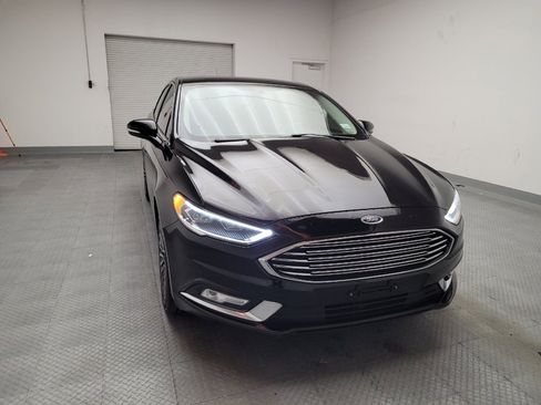 Used 2017 Ford Fusion SE w/ Fusion SE Technology Package image 14