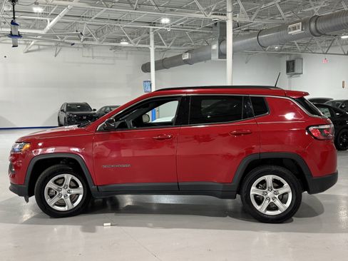 Used 2024 Jeep Compass Latitude image 16