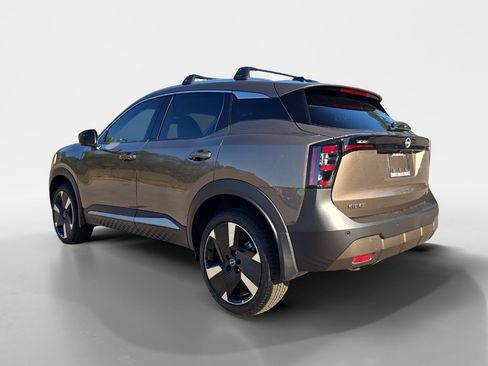 New 2026 Nissan Kicks SR FWD image 3